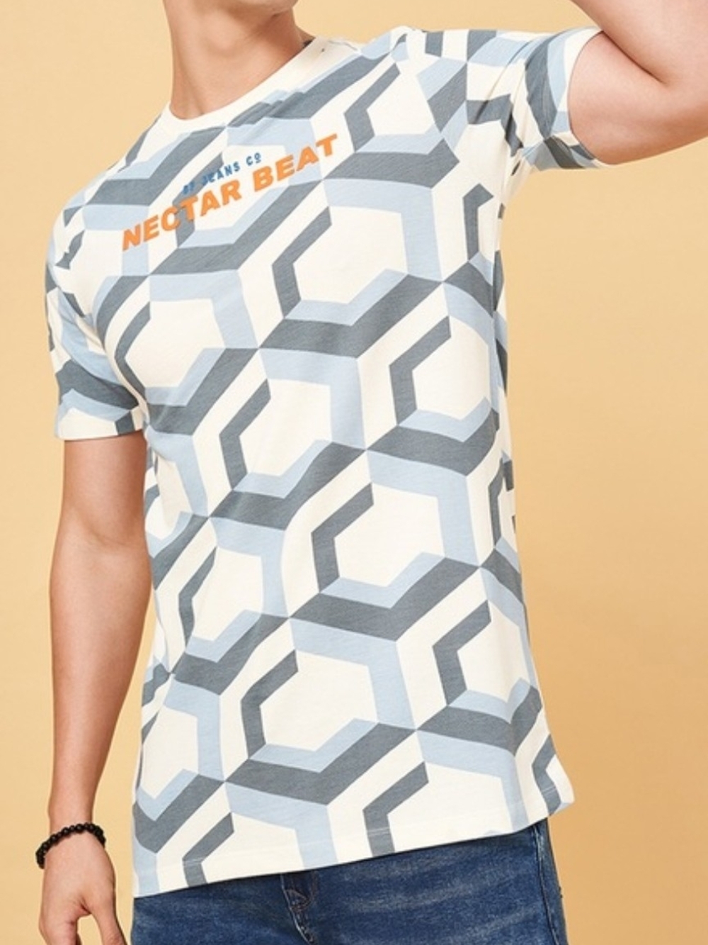 Geometric Print T-Short Sleeve Top - Cream & Gray * Slim Fit - size M